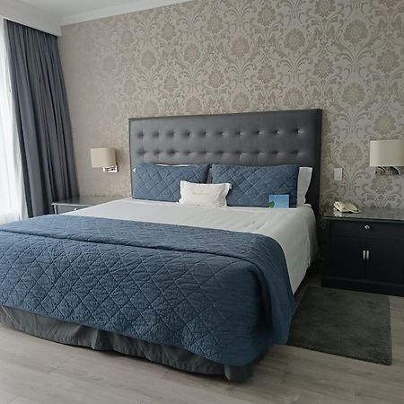 Aparta Hotel Torres De Suites Quito Exterior photo