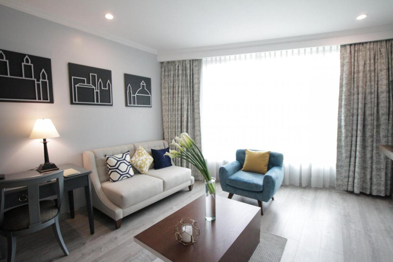 Aparta Hotel Torres De Suites Quito Exterior photo