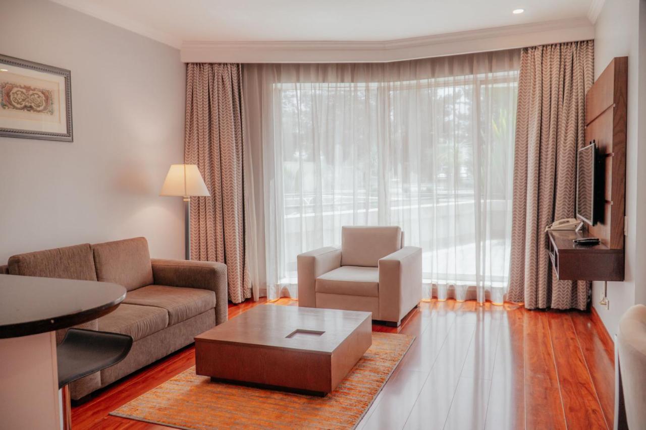 Aparta Hotel Torres De Suites Quito Exterior photo