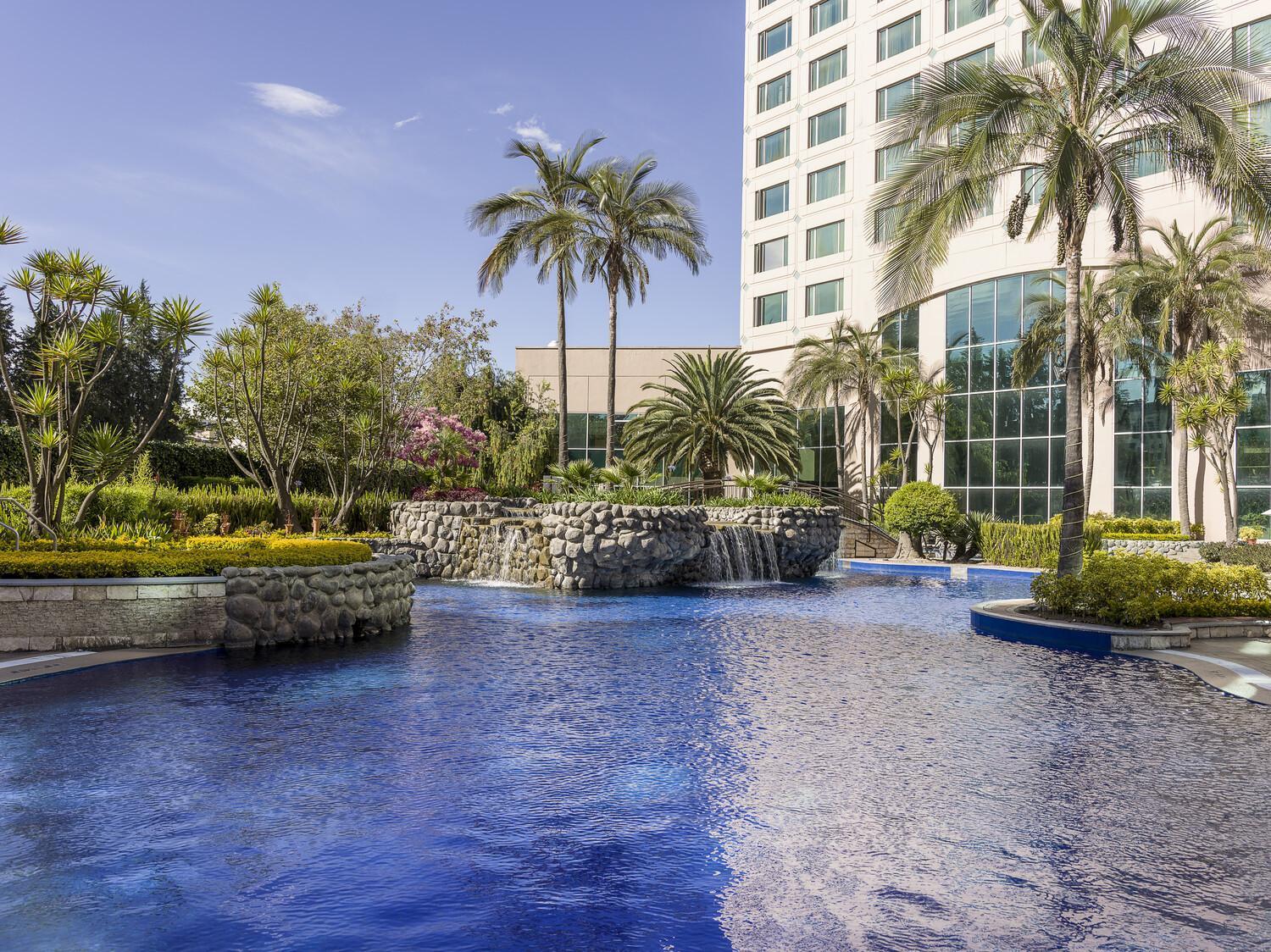 Aparta Hotel Torres De Suites Quito Exterior photo