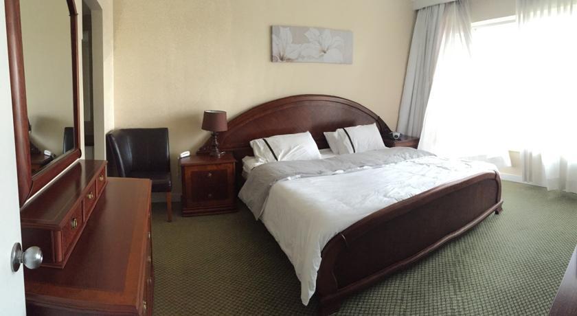 Aparta Hotel Torres De Suites Quito Room photo