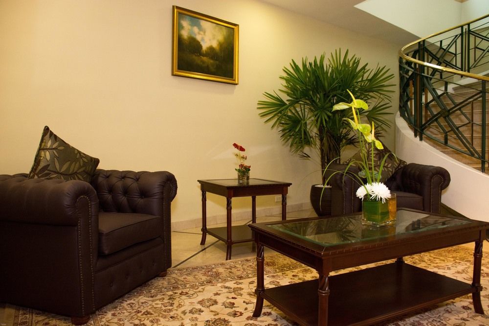 Aparta Hotel Torres De Suites Quito Exterior photo