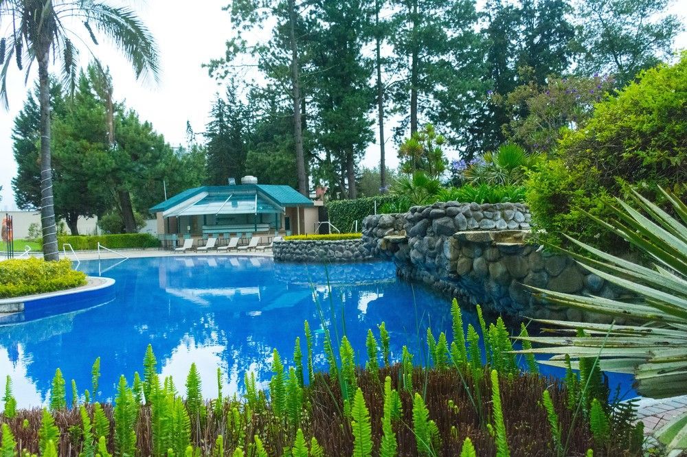 Aparta Hotel Torres De Suites Quito Exterior photo